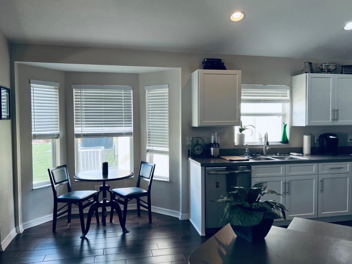 Ruskin Fl Private 2 Bdrm 1 Bath Suite Common Areas Shared With Host And Cat ภายนอก รูปภาพ