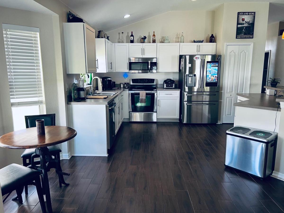 Ruskin Fl Private 2 Bdrm 1 Bath Suite Common Areas Shared With Host And Cat ภายนอก รูปภาพ